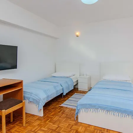 Kurta 1 By Interhome